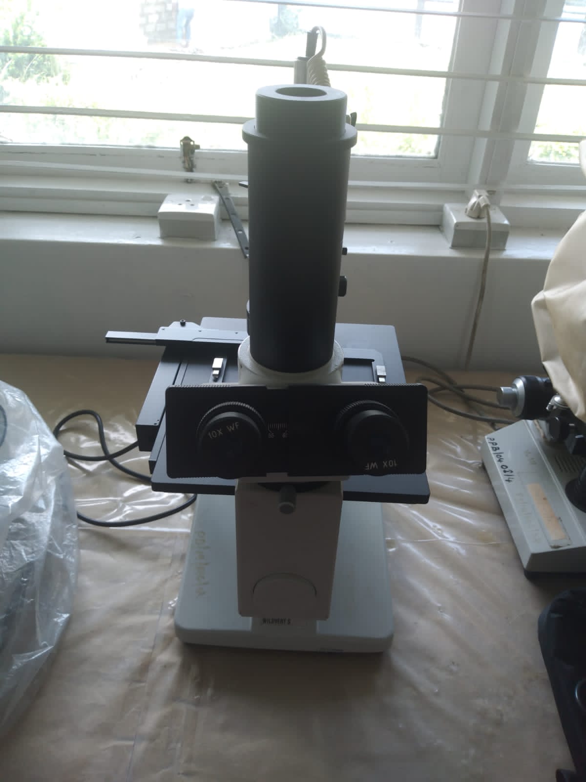 Inverted Microscope and Leika DC-160 camera 