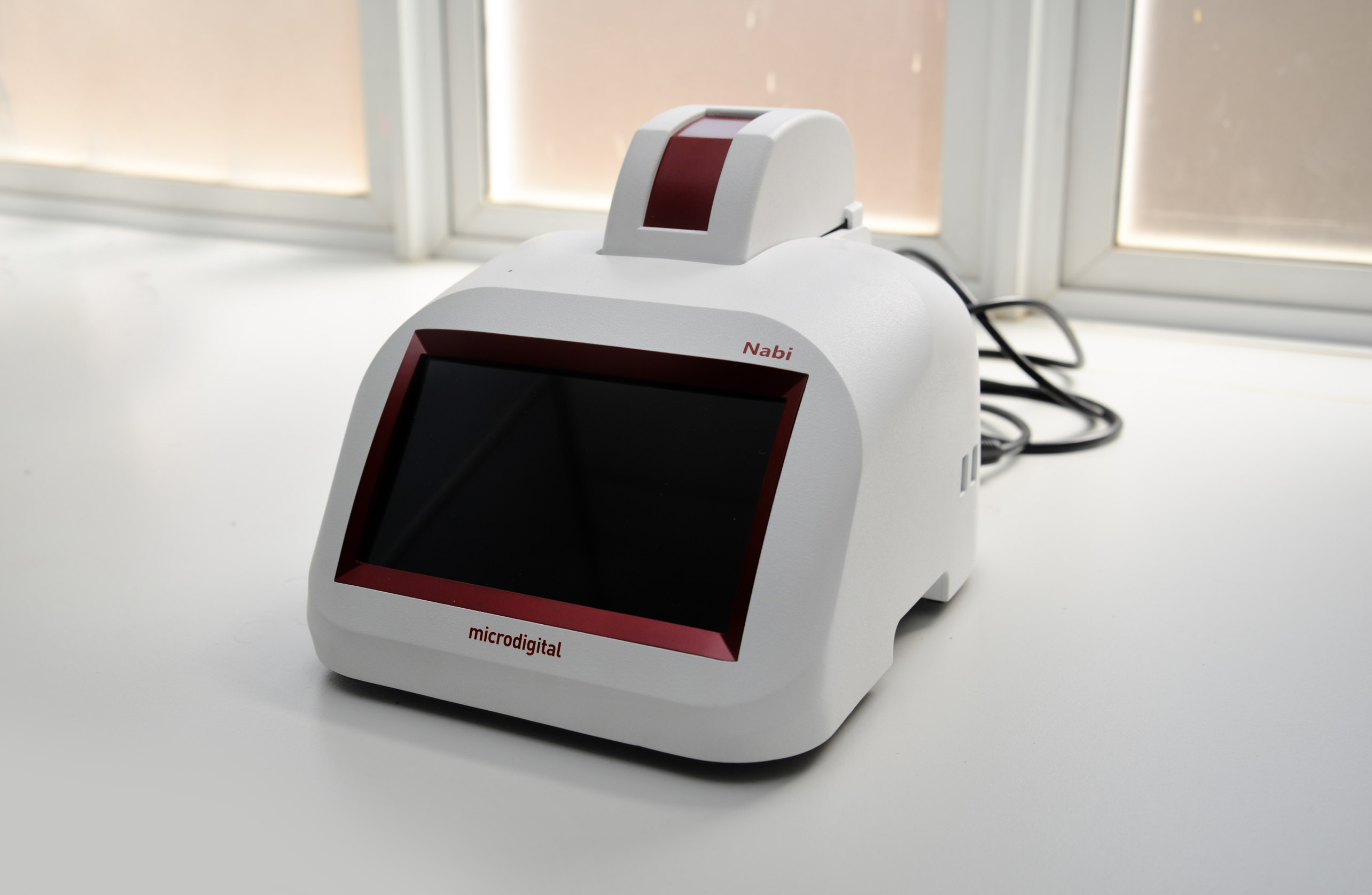Nanospectrophotometer
