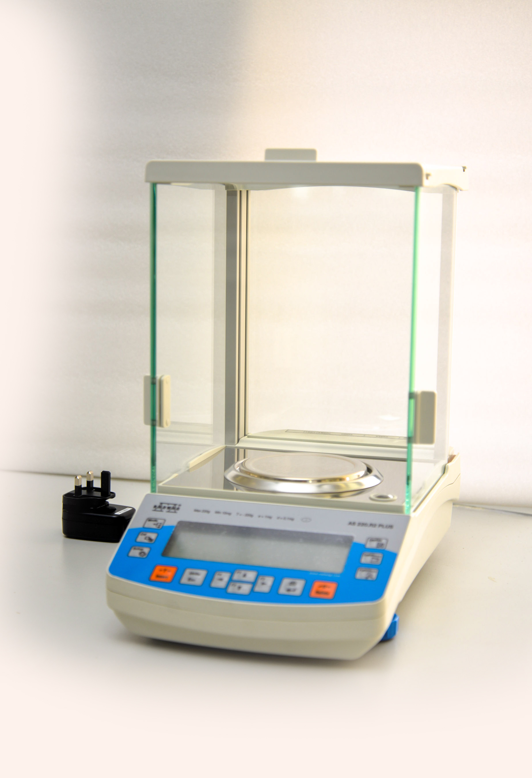 Analytical balance